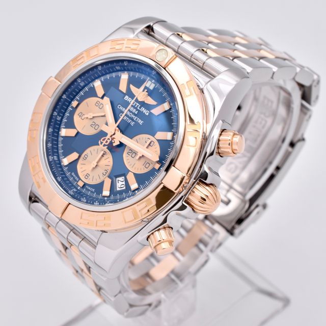 Breitling Chronomat 44 CB0110 Image 2